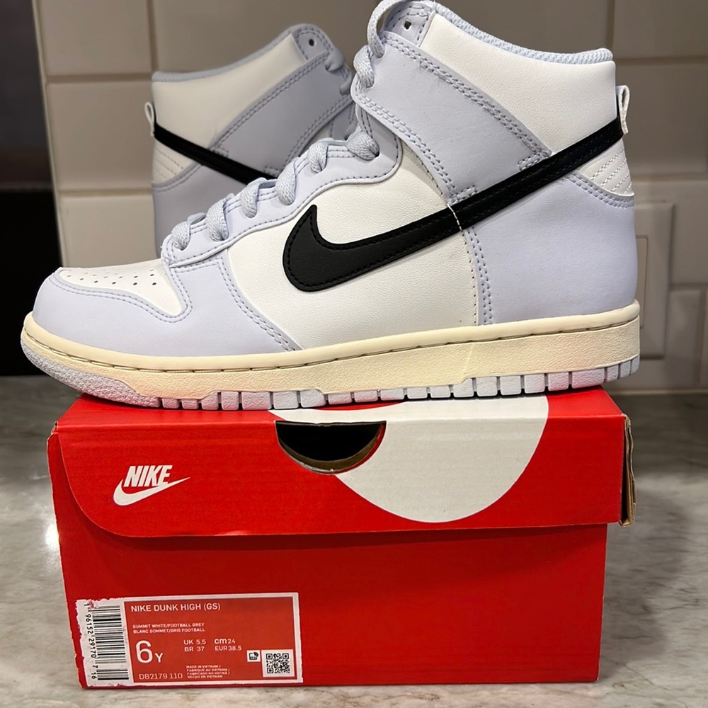Never worn Dunks 6y